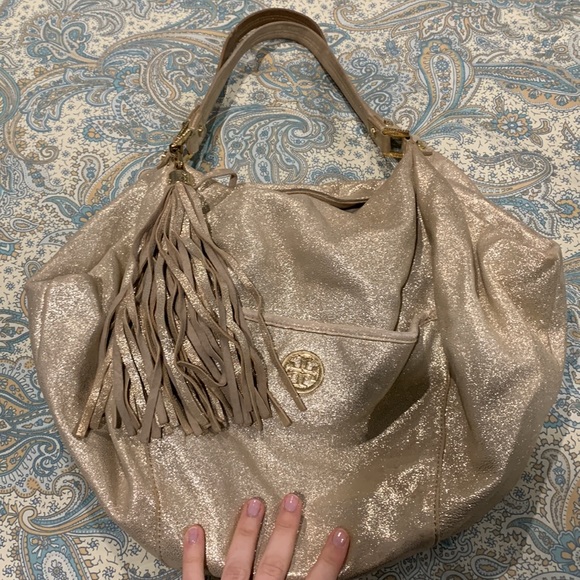 Metallic gold tory burch shoulder bag w/dustbag - Picture 3 of 9